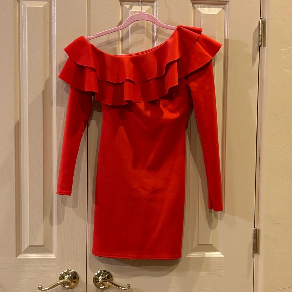 Gorgeous red bodycon dress